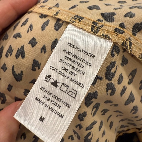 Pleione Anthropologie Classy Tan and Black Leopard Print Smocked Top Size M - Picture 8 of 11